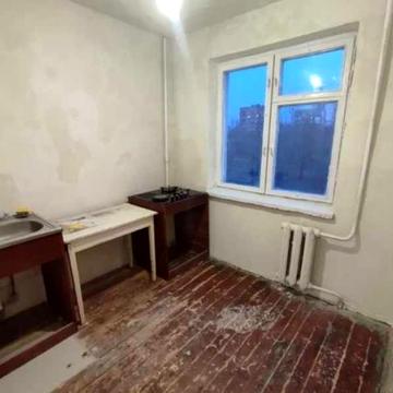 Є-відновлення! Продам 2-кімнатну квартиру б-р Юрьева. Поверх