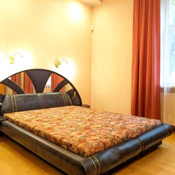 Личаківська вул. (), 163