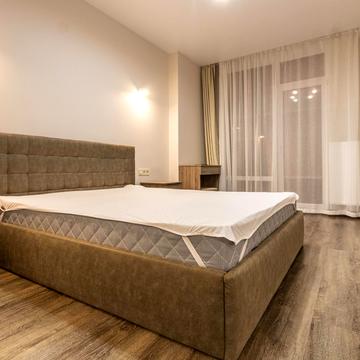 Євгена Коновальця вул., 37-А