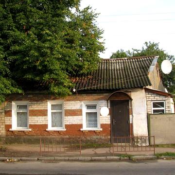 Продам часть дома по ул. Бориса Тена(р-н житнего автовокзала, рынка)