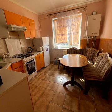 Бориса Тлехаса вул., 76/74