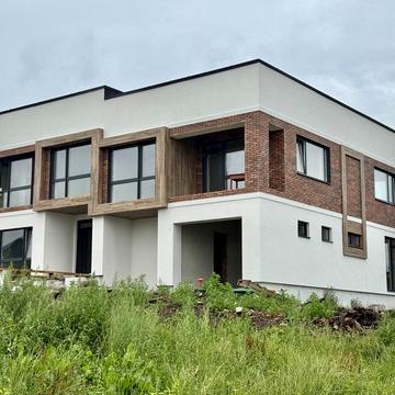 Івана Франка вул., 45