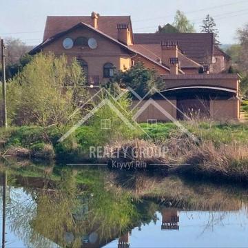 Дунайська вул., 1