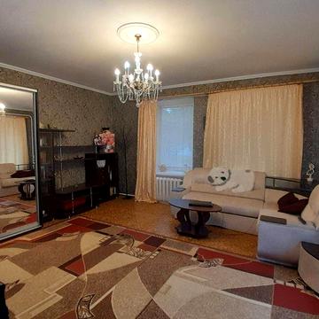 Продається квартира на землі в старому центрі