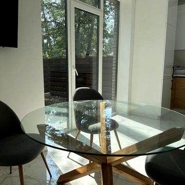 Таунхаус з ремонтом та меблями в елітному передміті Києва