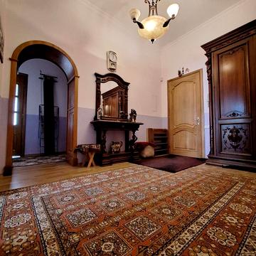 Саксаганського вул., 38-Б