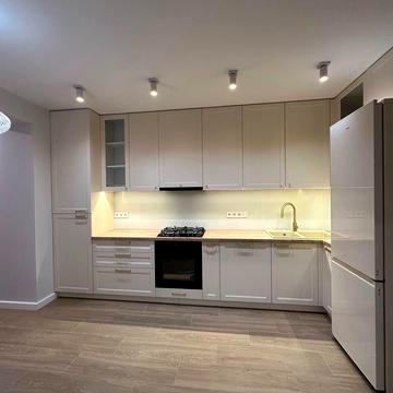 Приозерна вул., 25