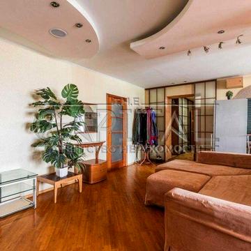 Продаж просторої 4-к квартири на проспекті Бажана 26 - Дарницкий р-н