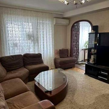 Русанівська набережна вул., 8/1