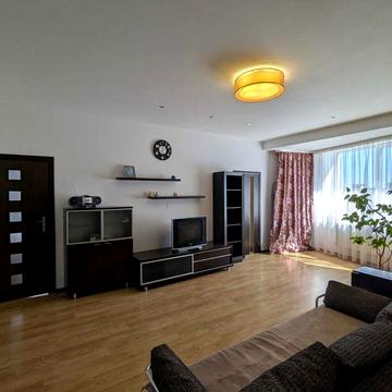 Велика 3к. квартира в центрі міста