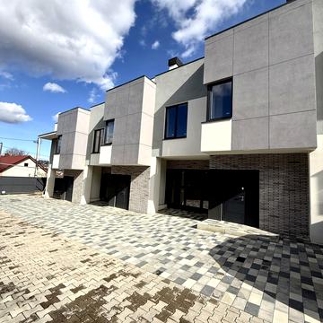 Кременецька вул.