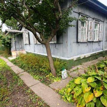 Продам будинок в центрі міста.