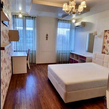 Валерія Лобановського просп., 150-Б