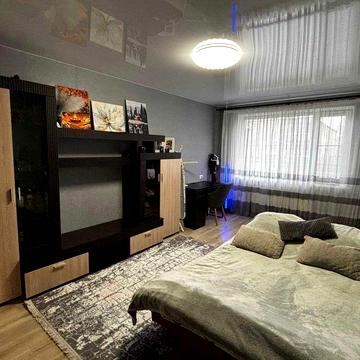 Продаю 1-кімнатну квартиру з меблями в Павлограді (район 40 років)