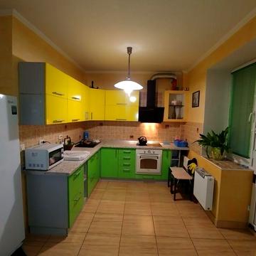 Валерія Лобановського вул., 24