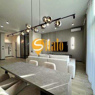 Центральна вул., 12