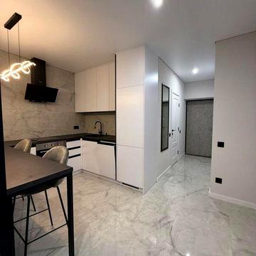 Продам 1к в центрі з євроремонтом