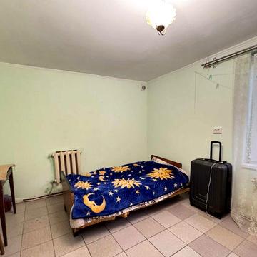 Оренда 1-к кв ЦЕНТР (простенька , без пралки , зате дешева)