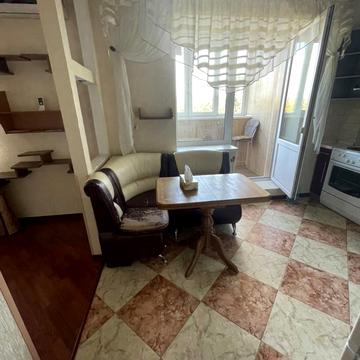 Грушевського вул., 7