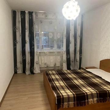 Тернопільська вул., 5