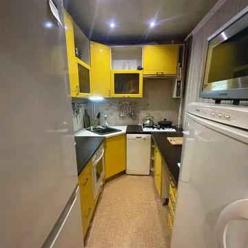 Золочівська вул., 26