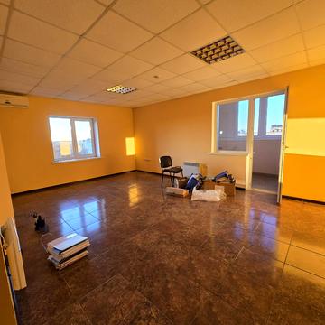 Вячеслава Чорновола вул. (Войкова), 10