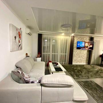 Продаж затишної 3- кім.кв. з коморою вул. Малоголосківська 8