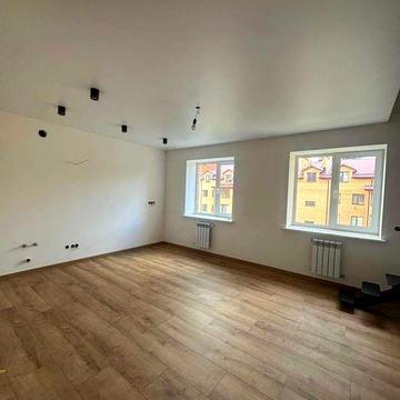 Продаж просторої 3-кімнатної квартири з ремонтом у Нетішині ЖК Енерегтиків