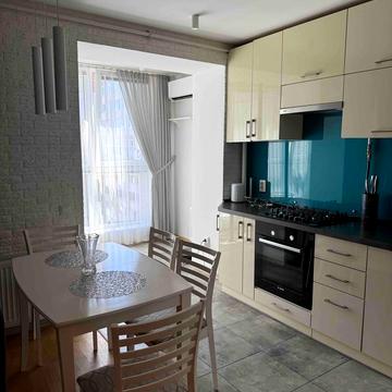 Липинського вул., 9