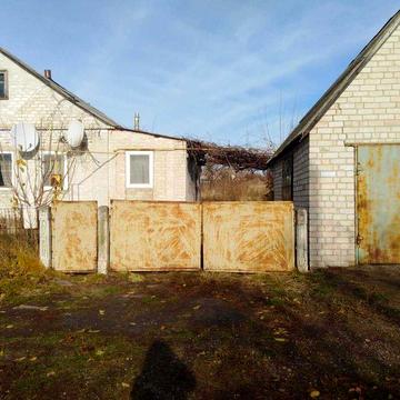 Дом с участком земли