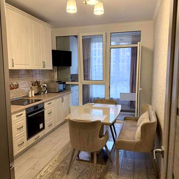 Європейського Союзу просп. (Правди), 41-А