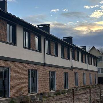 Таунхайс з центральними комунікаціями та інфраструктурою