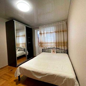 Трехкомнатная кв. Коммунальный Рынок, Дворец Спорта