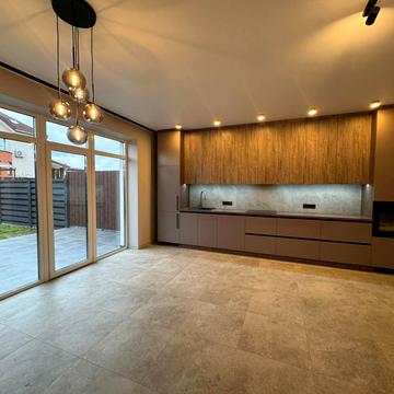 Виноградна вул., 2