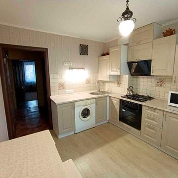 Продам двокімнатну квартиру в селищі Десна