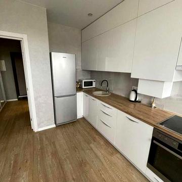 2 кімнатна квартира з ремонтом на набережній . Можна Є-оселя!