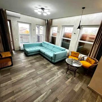 Олега Ольжича вул. (Докучаєва)