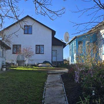 Продам будинок в с. Острійки Київська область. Великий рівний участок