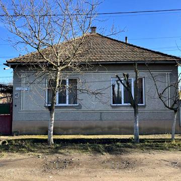 Продам будинок 67 м2 приват ділянка 9 сот Берегово вул Арань Яноша 145