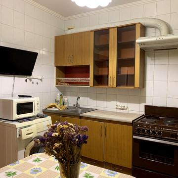 Червоної Калини просп. (Володимира Маяковського), 64