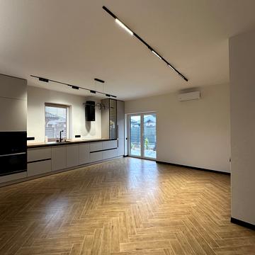 Бориса Лятошинського вул. (1 Травня), 12