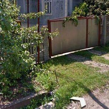 Власник продам частину будинку на рощі стинка 2х кімнатний