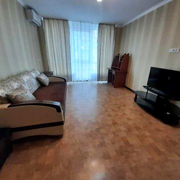 Продається 1к. 57м2 в Зеленому кварталі з ремонтом!