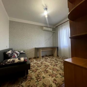 Богатирська вул., 18