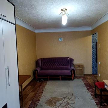 Гімназійна набережна вул. (Червоношкільна набережна), 18