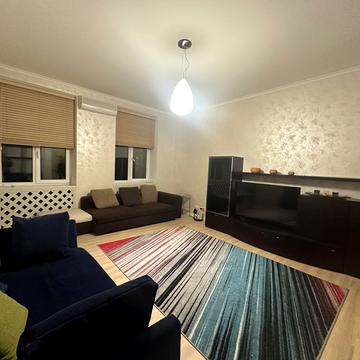 Інститутська вул., 24/7