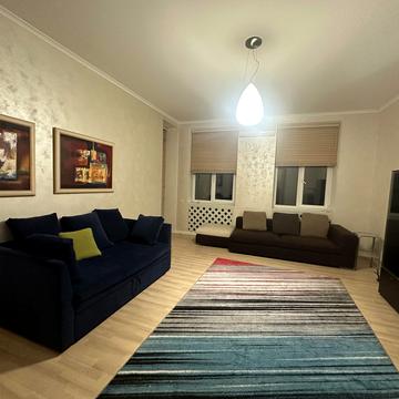 Інститутська вул., 24/7