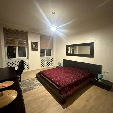 Інститутська вул., 24/7