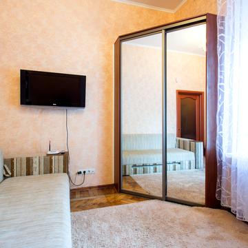 Михайля Семенка вул. (Чайковська), 25а