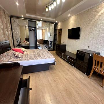 Свободна 2 ком . на Таирова ! Дорогой ремонт